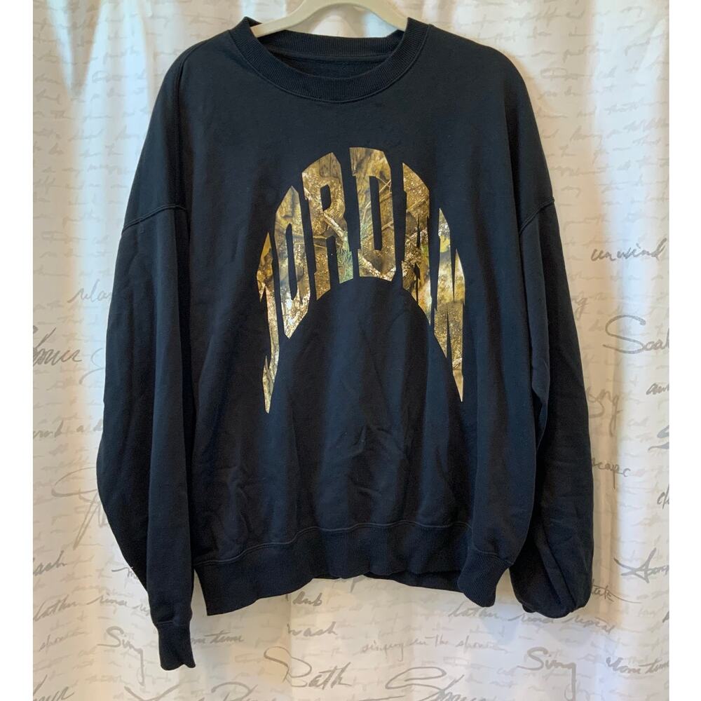 Nike Air Jordan Sweatshirt Mens XL Black Vintage Camo Curved Spellout Crewneck